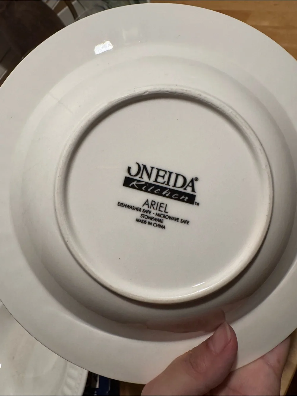 Oneida White Ariel Soup/Cereal Bowls - Set of 2